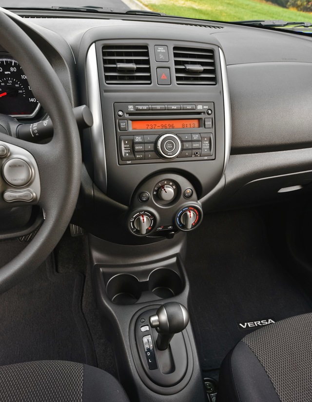Nissan Tiida / Versa Sedan photo 31