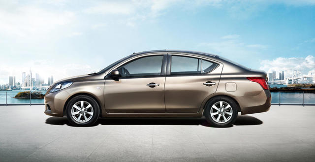 Nissan Tiida / Versa Sedan photo 3