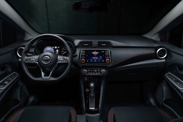 Nissan Tiida / Versa Sedan foto 26