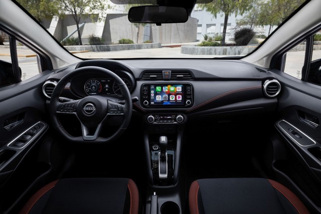 Nissan Tiida / Versa Sedan photo 25