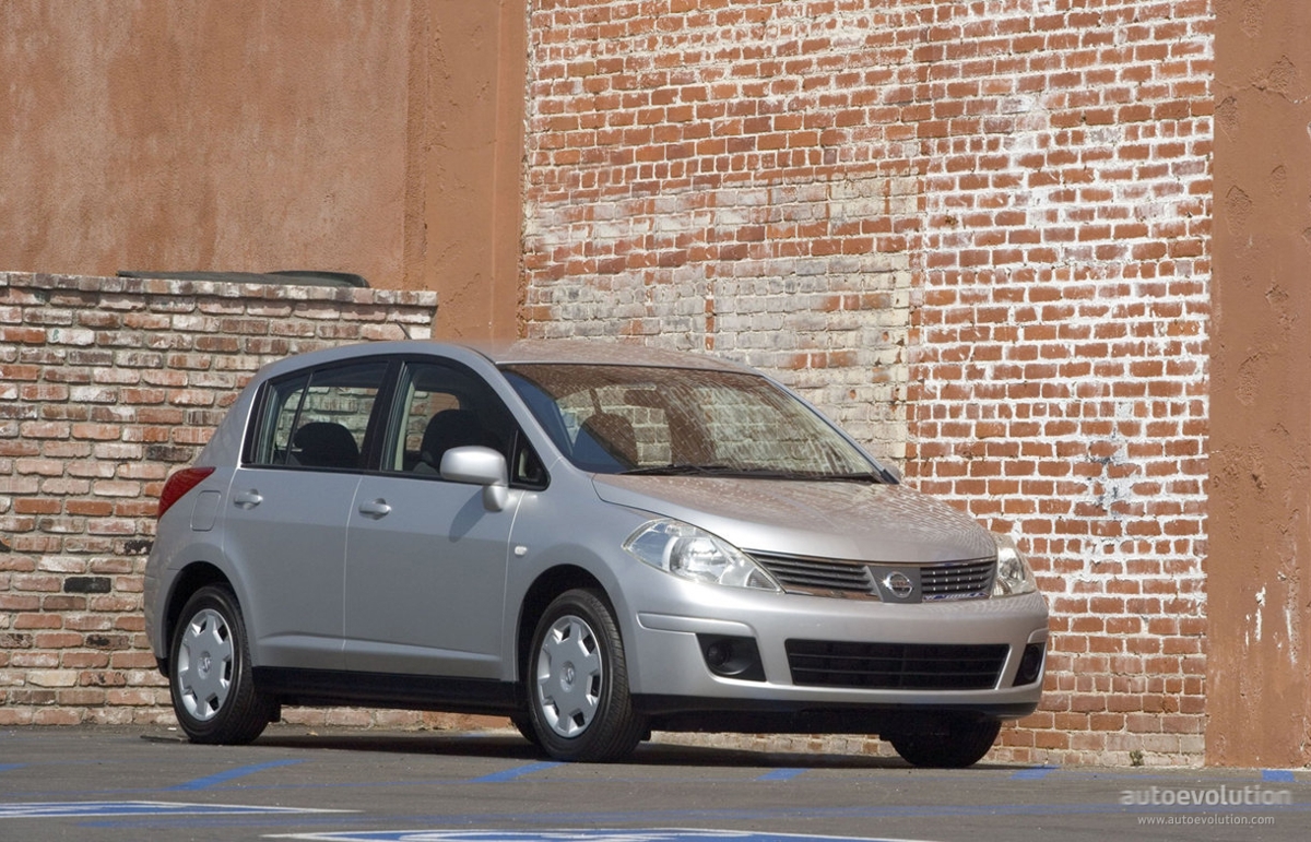 Nissan Nissan Tiida / Versa