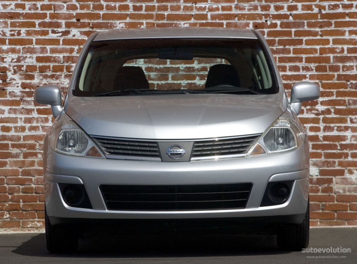 Nissan Tiida / Versa photo 3
