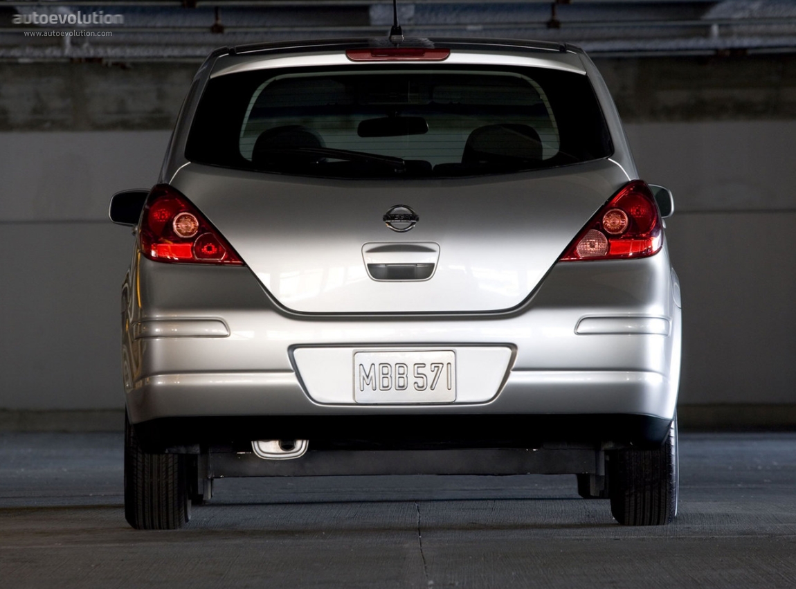 Nissan Tiida / Versa photo 5
