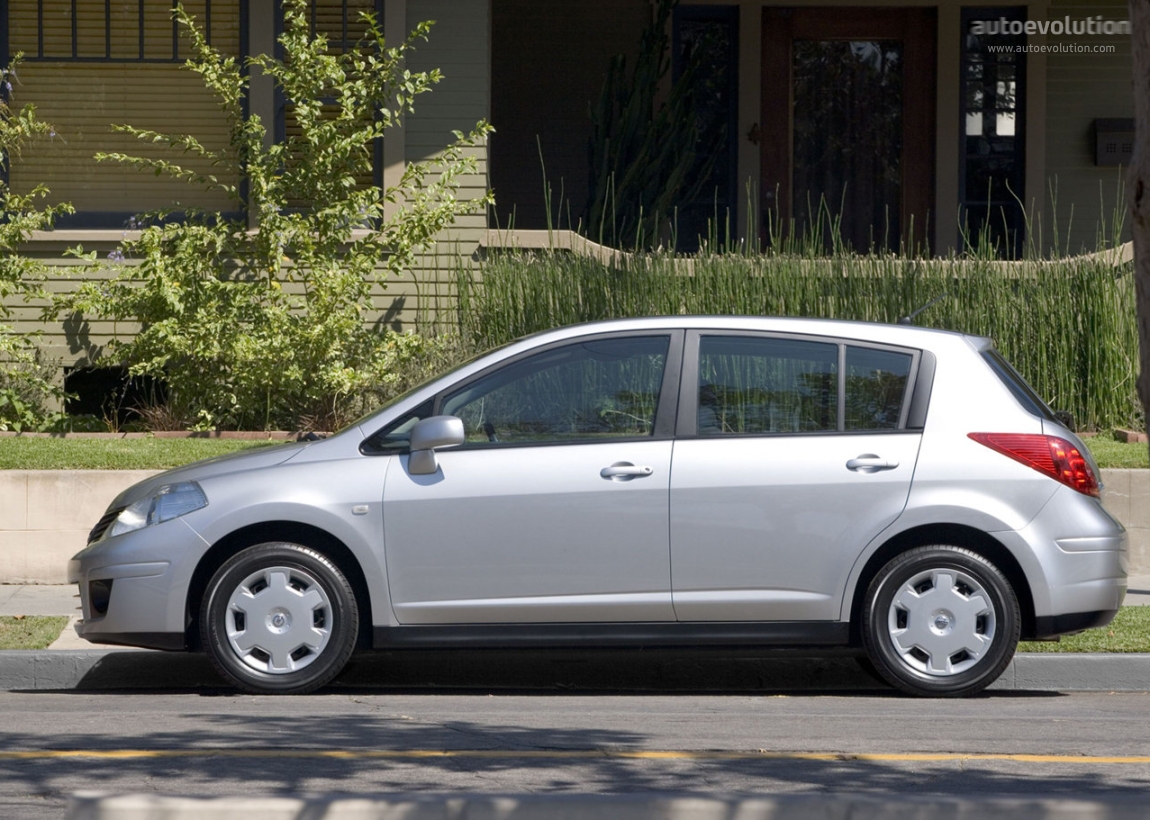 Nissan Tiida / Versa photo 6