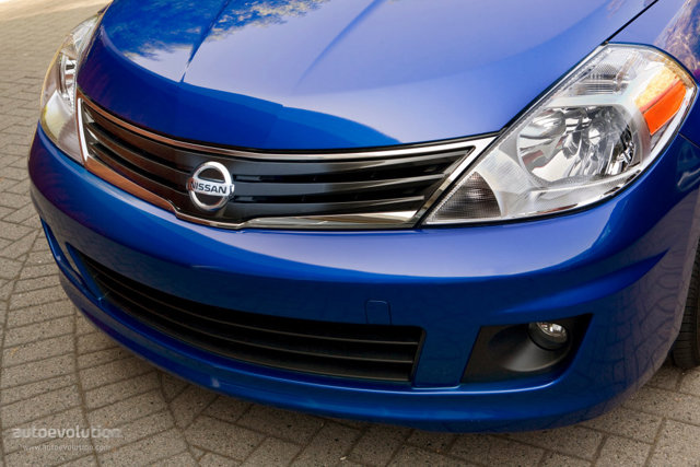 Nissan Tiida / Versa photo 8