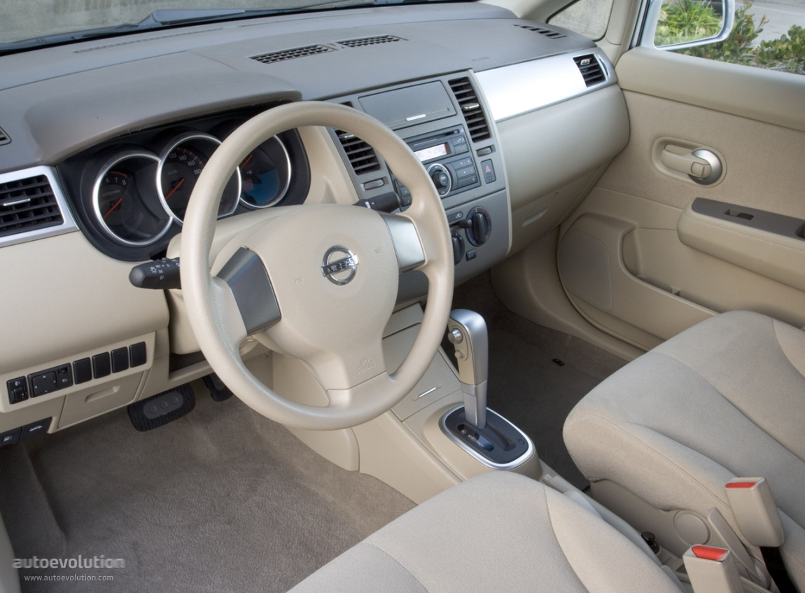 Nissan Tiida / Versa photo 11
