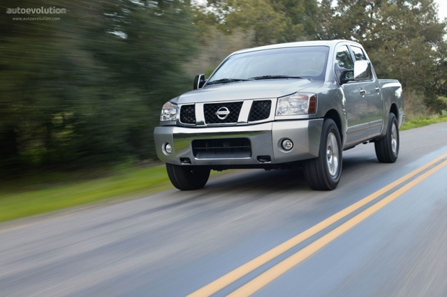 Nissan Titan Crew Cab foto 4