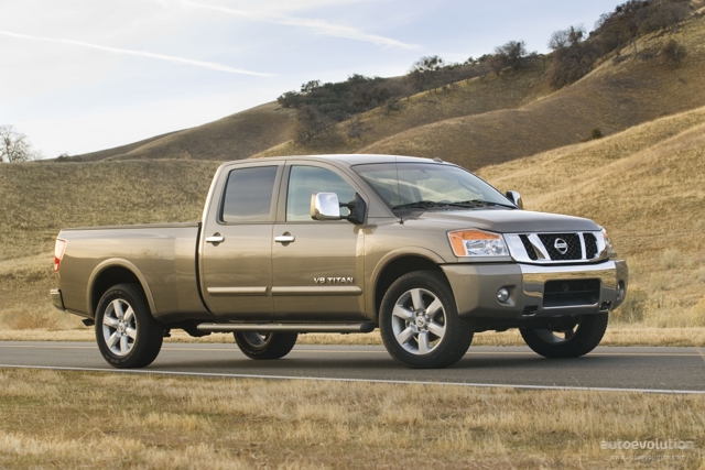 Nissan Titan Crew Cab foto 6