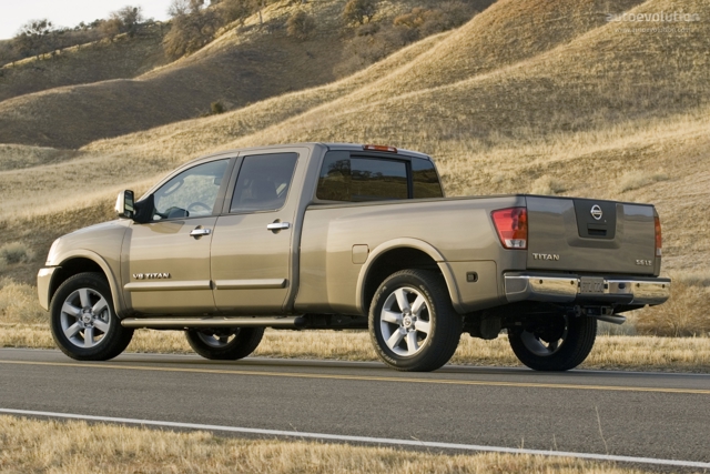 Nissan Titan Crew Cab foto 7