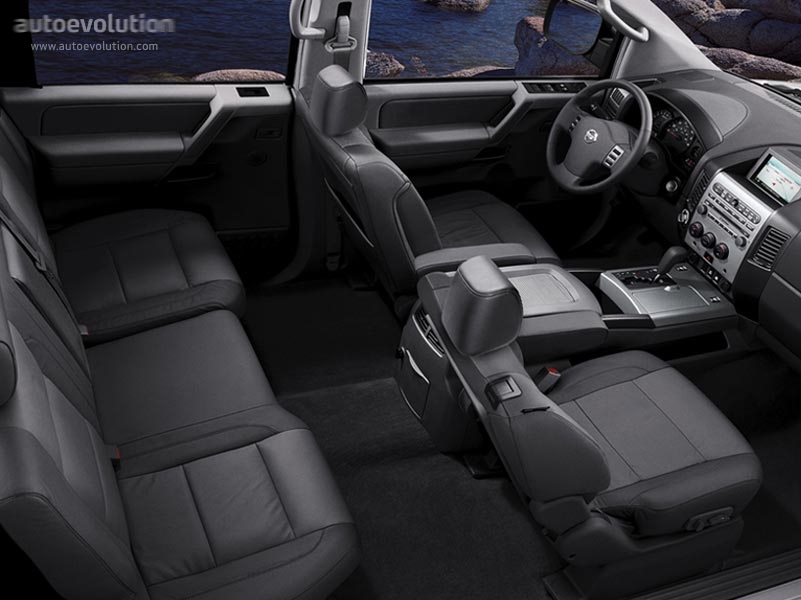 Nissan Titan Crew Cab photo 9