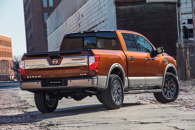 Nissan Titan Crew Cab Foto 12