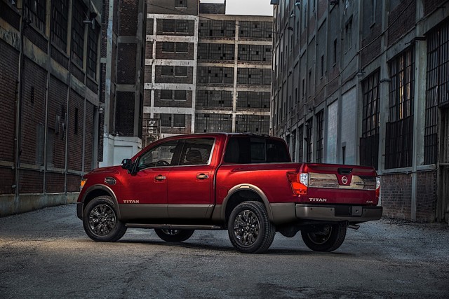 Nissan Titan Crew Cab Foto 13