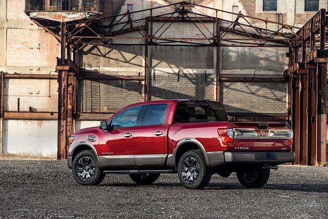 Nissan Titan Crew Cab Foto 14