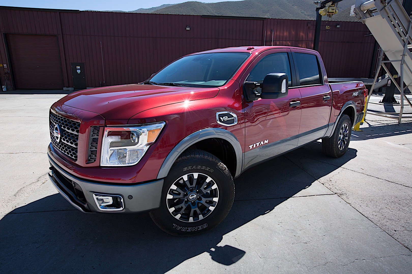 Nissan Titan Crew Cab photo 17