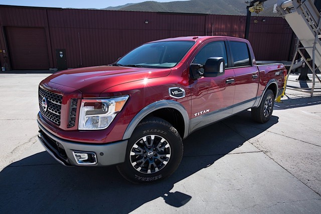 Nissan Titan Crew Cab Foto 17
