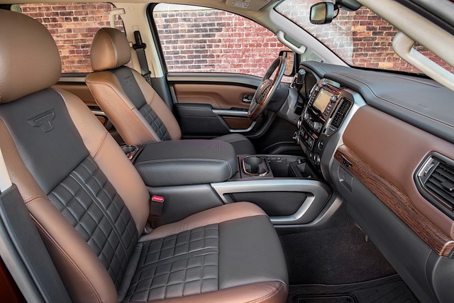 Nissan Titan Crew Cab Foto 33