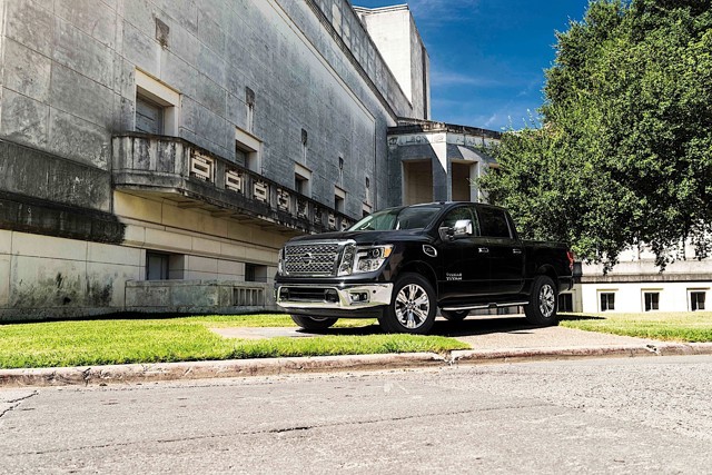 Nissan Titan Crew Cab Foto 18