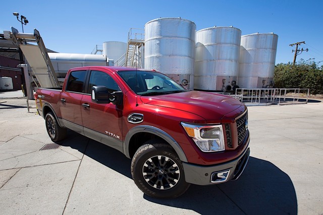 Nissan Titan Crew Cab Foto 20