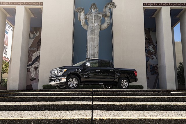 Nissan Titan Crew Cab Foto 21