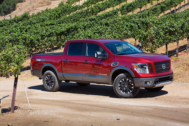Nissan Titan Crew Cab Foto 22