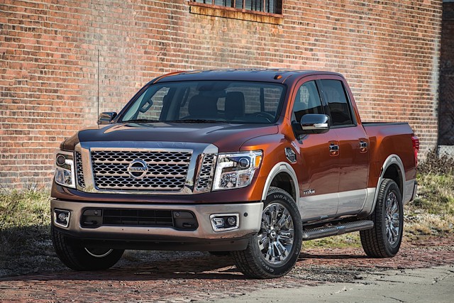 Nissan Titan Crew Cab Foto 24