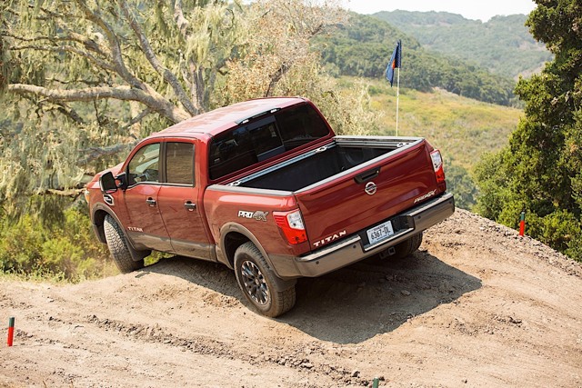 Nissan Titan Crew Cab Foto 29