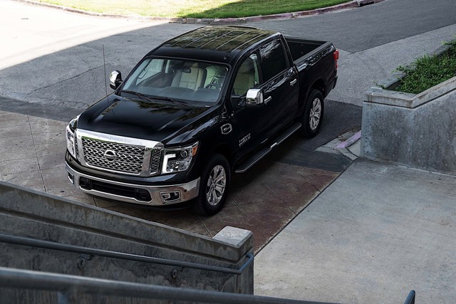 Nissan Titan Crew Cab Foto 30