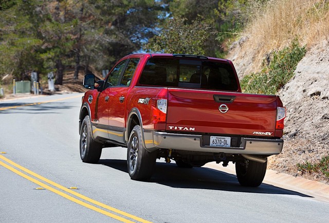 Nissan Titan Crew Cab Foto 4