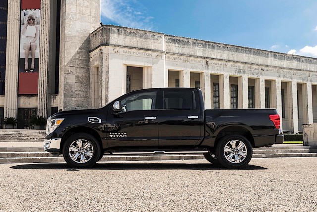 Nissan Titan Crew Cab Foto 5