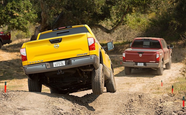 Nissan Titan Crew Cab Foto 6