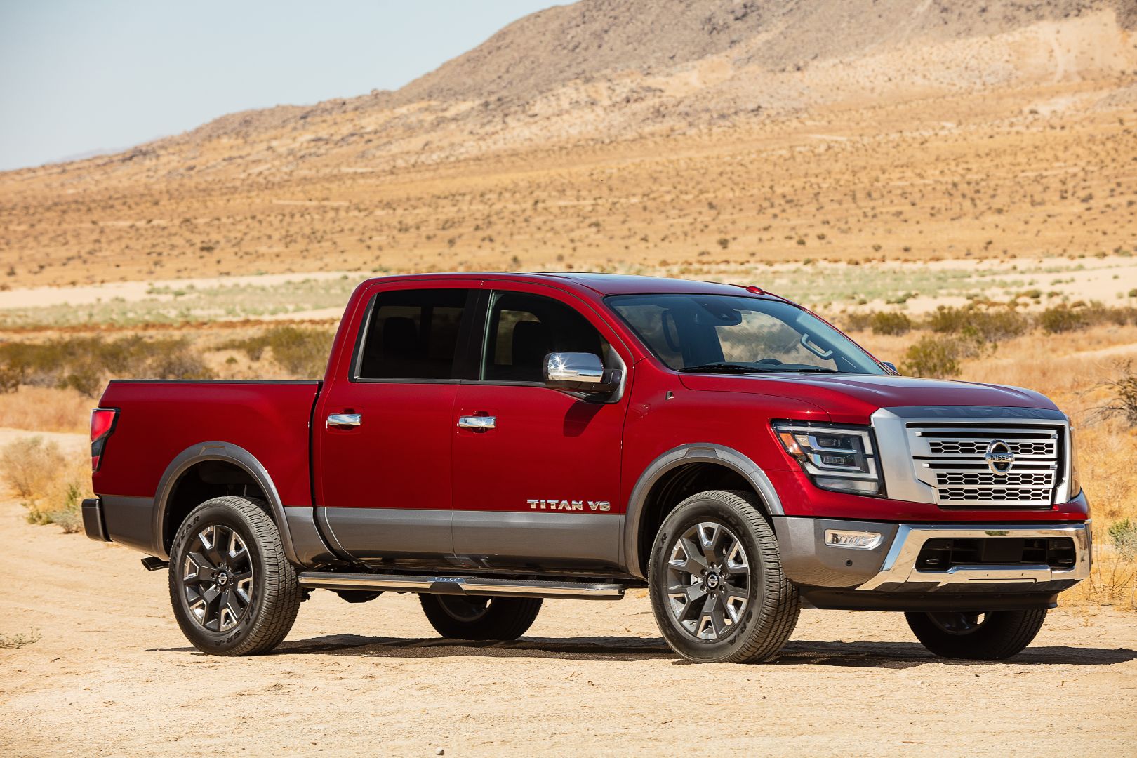 Nissan Titan Crew Cab photo 7