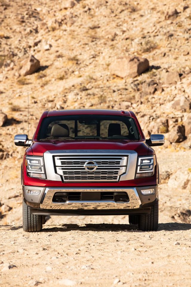 Nissan Titan Crew Cab photo 12