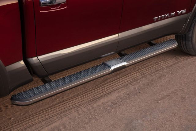 Nissan Titan Crew Cab photo 15