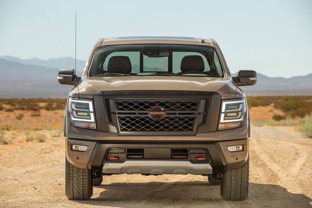 Nissan Titan Crew Cab photo 33