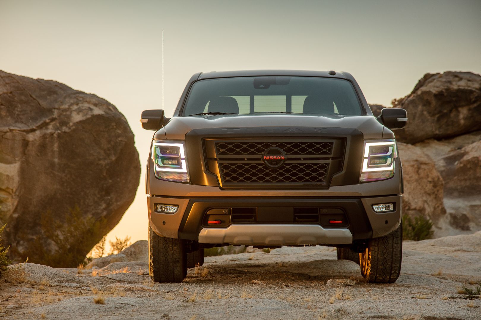 Nissan Titan Crew Cab photo 38