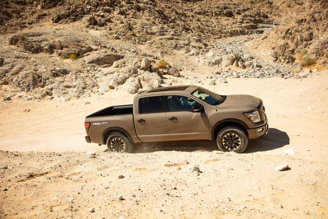 Nissan Titan Crew Cab photo 45