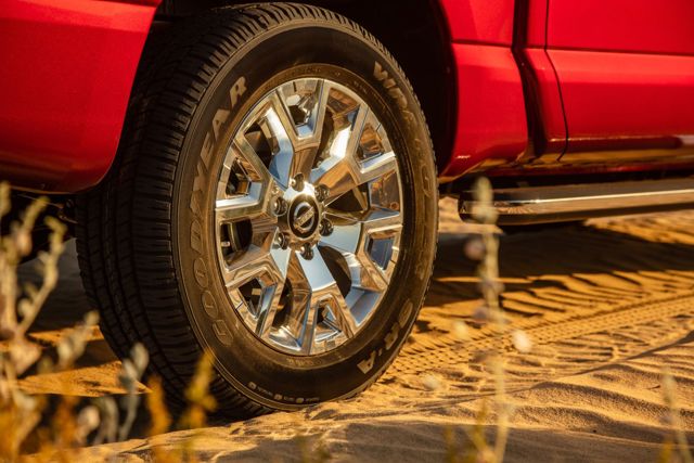 Nissan Titan Crew Cab photo 64