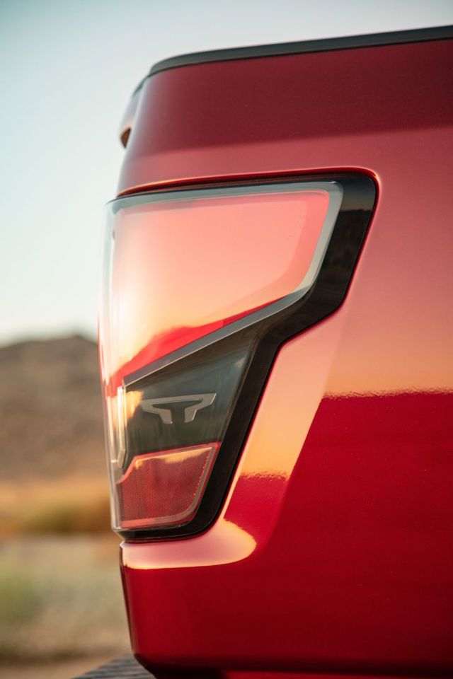 Nissan Titan Crew Cab photo 68