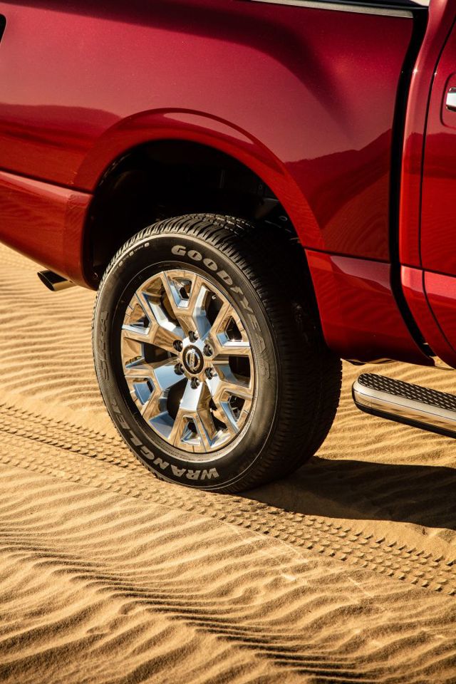 Nissan Titan Crew Cab photo 75