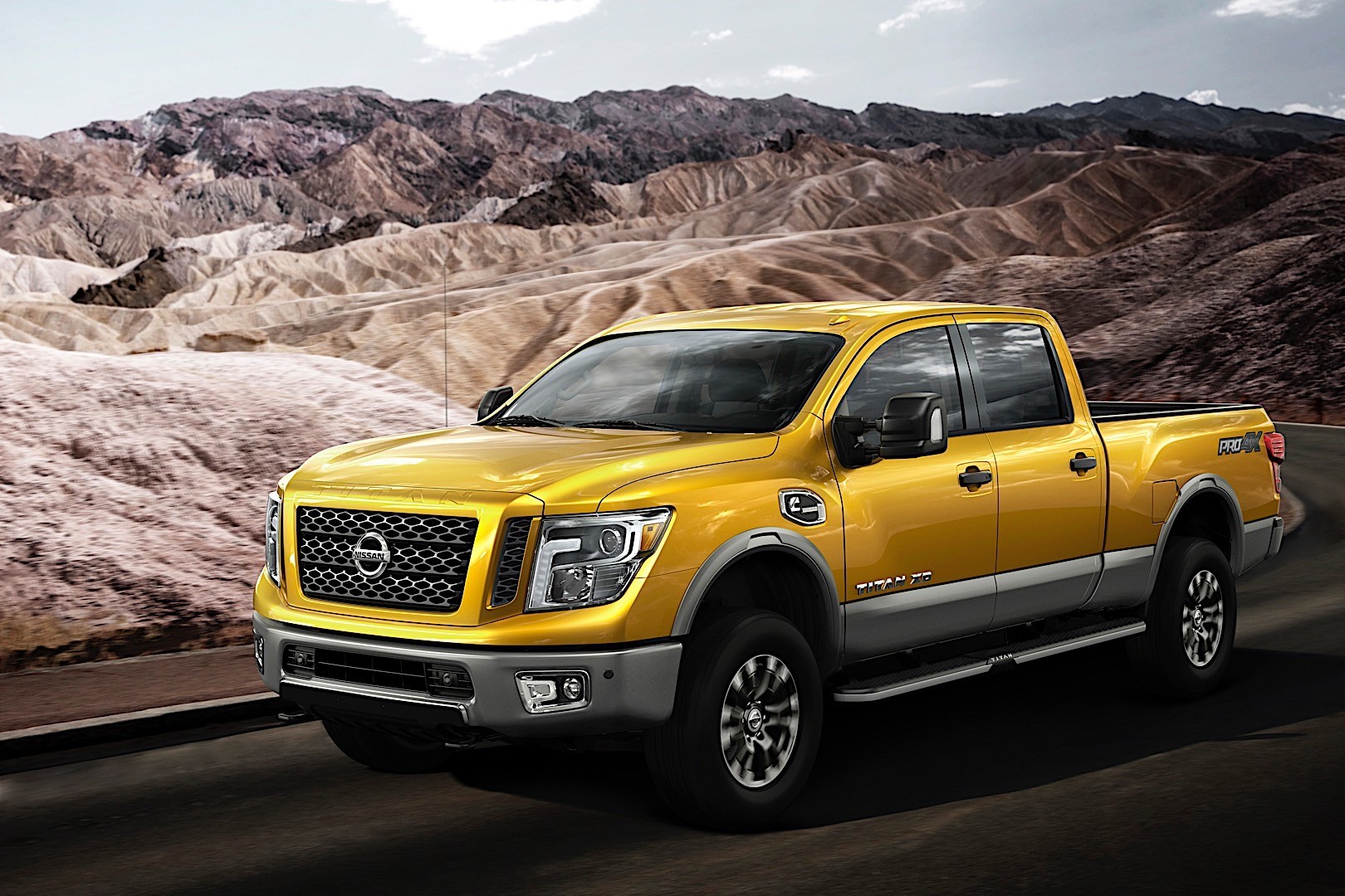 Nissan Titan Crew Cab photo 10