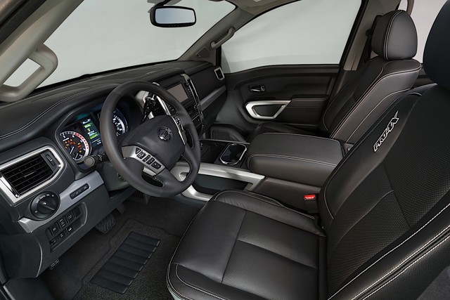 Nissan Titan Crew Cab photo 44