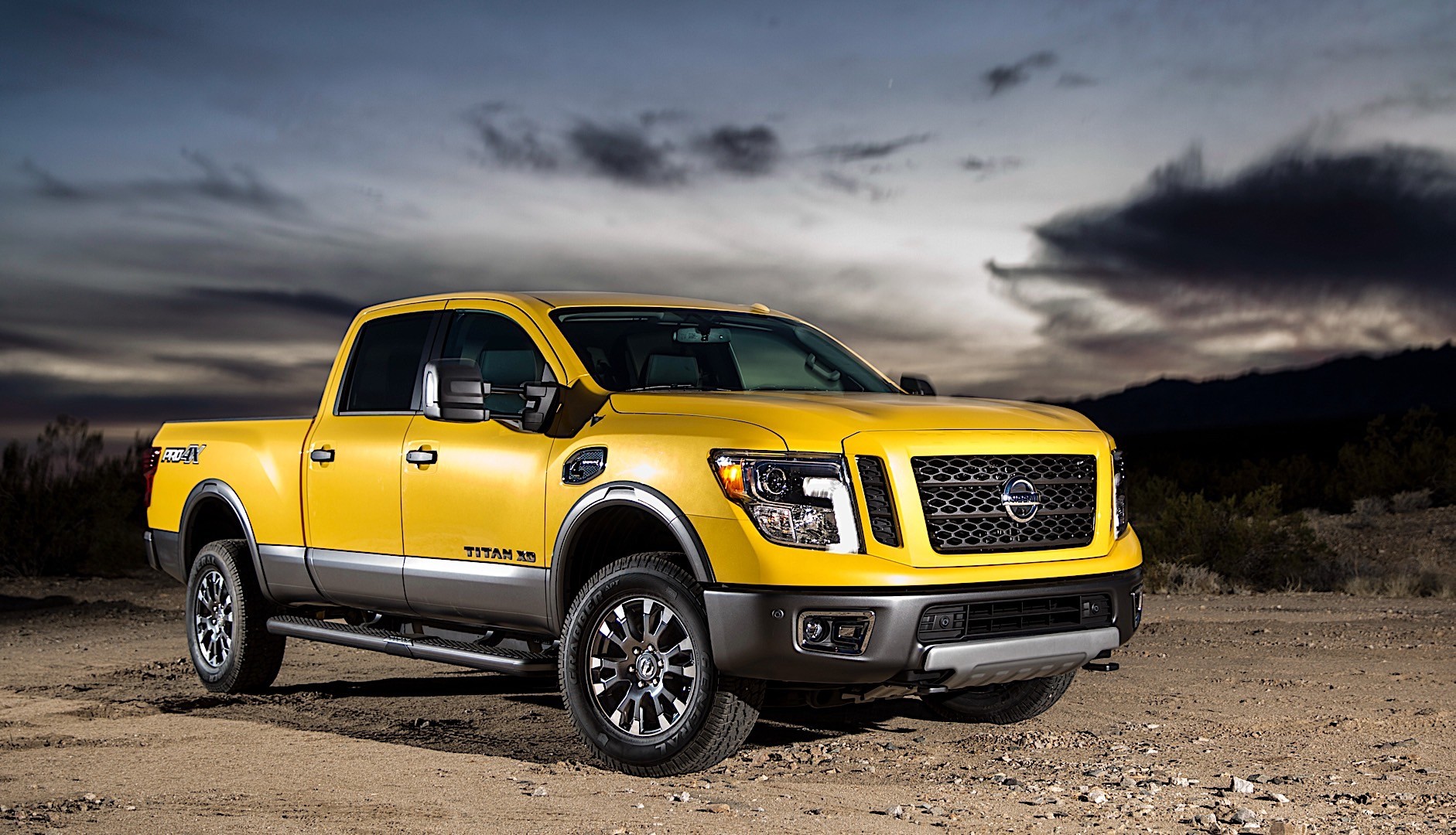 Nissan Titan Crew Cab photo 20