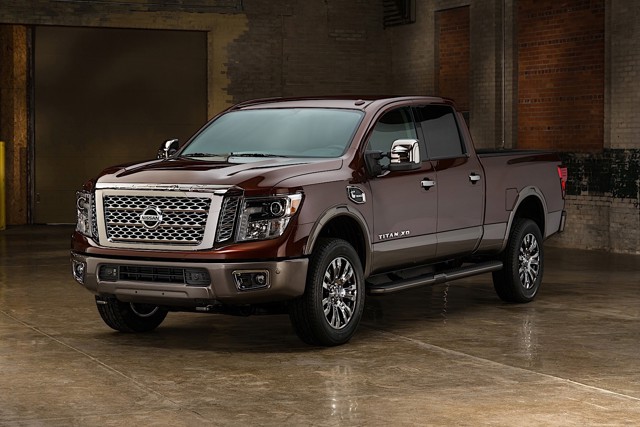 Nissan Titan Crew Cab photo 23