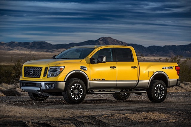 Nissan Titan Crew Cab photo 25