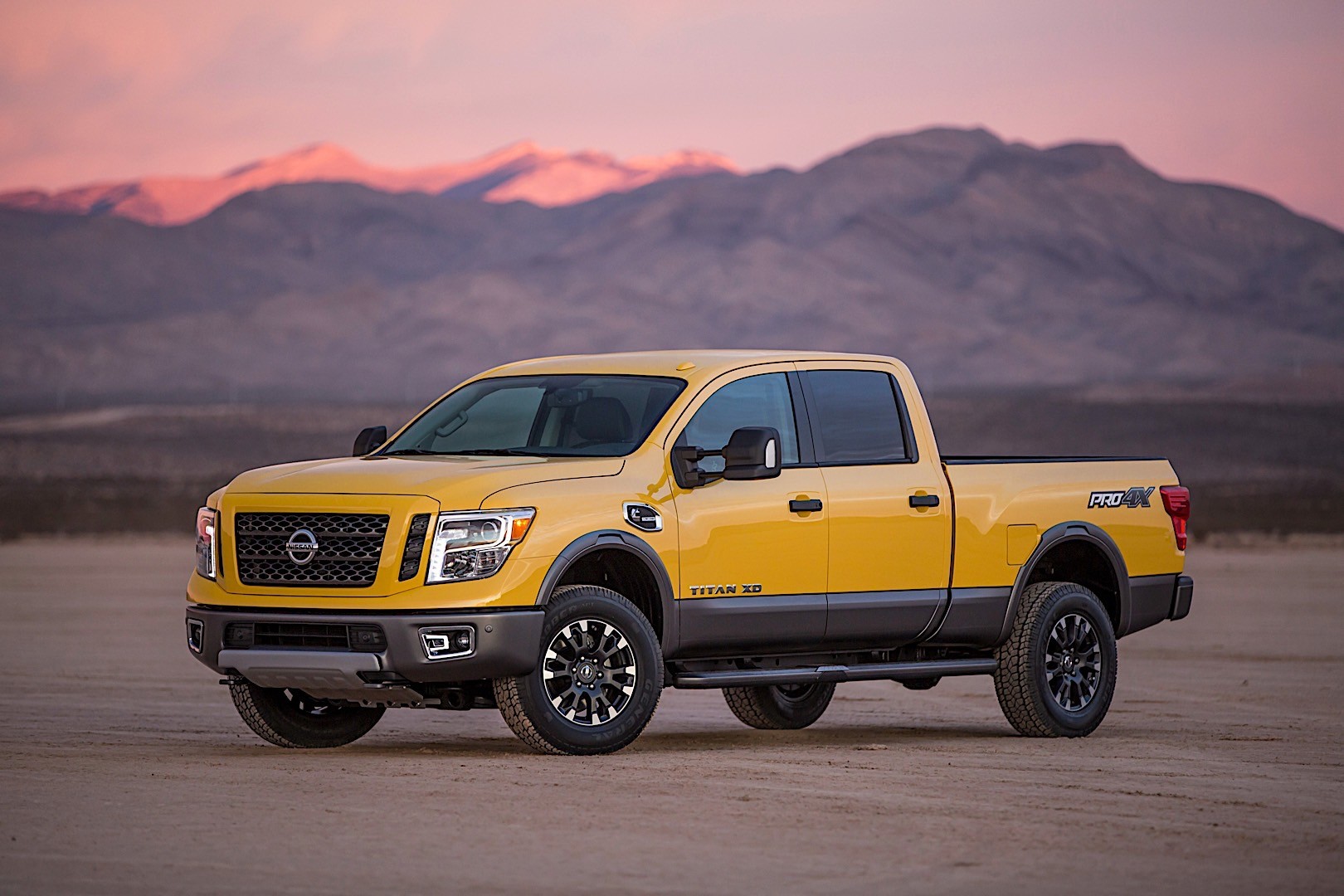 Nissan Titan Crew Cab photo 26