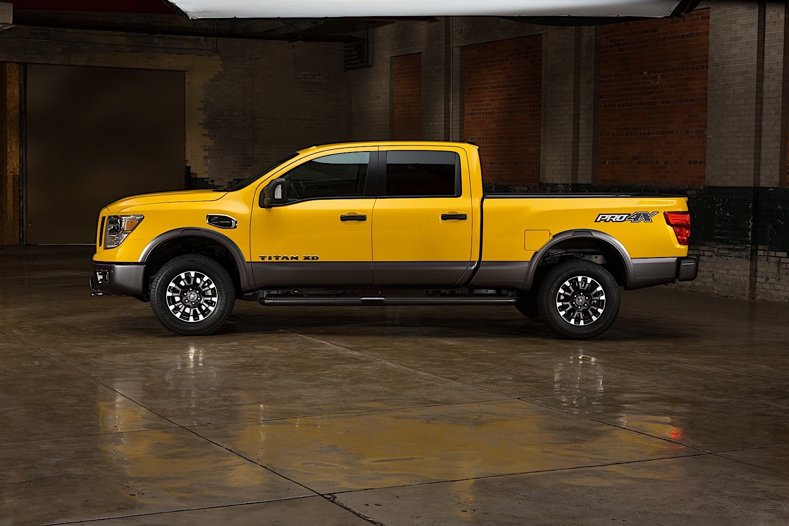 Nissan Titan Crew Cab photo 27