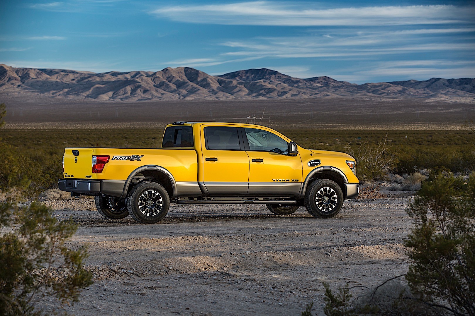 Nissan Titan Crew Cab photo 29