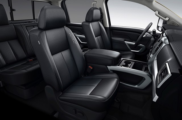 Nissan Titan Crew Cab photo 45