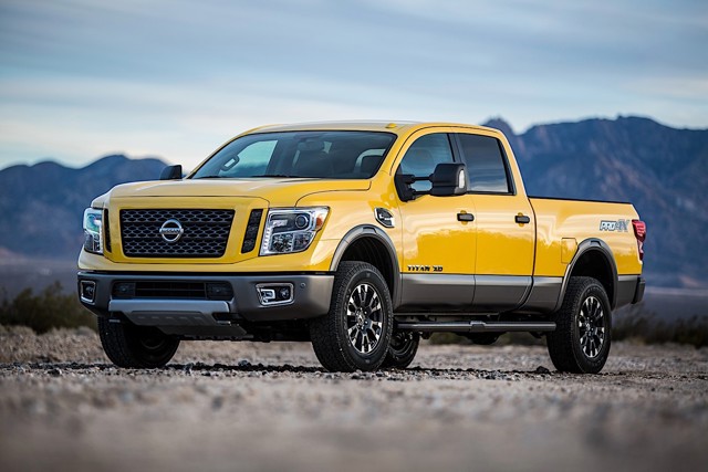 Nissan Titan Crew Cab photo 32