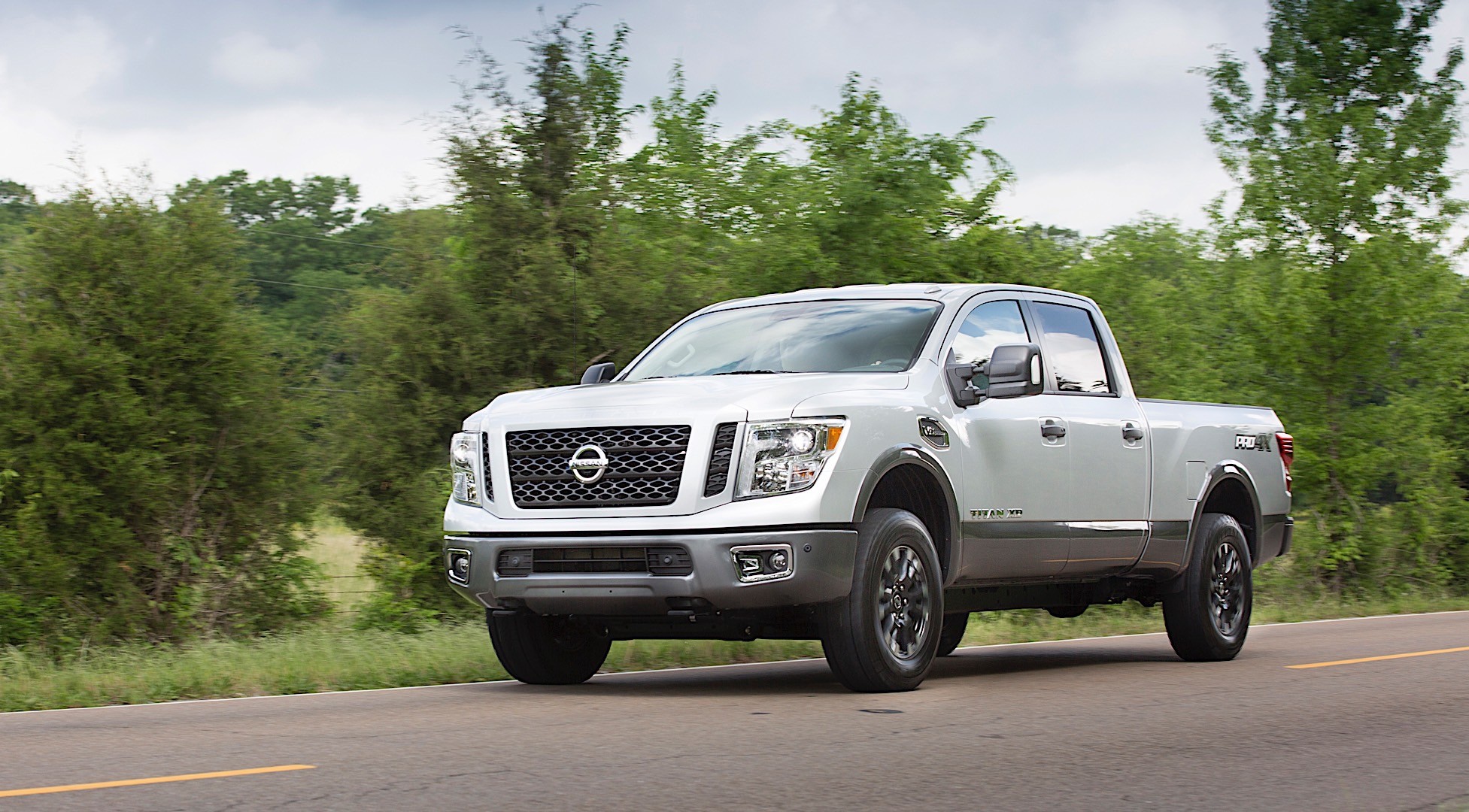 Nissan Titan Crew Cab photo 34